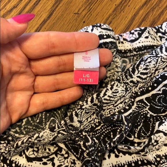 Printed crochet shorts - Picture 6 of 6